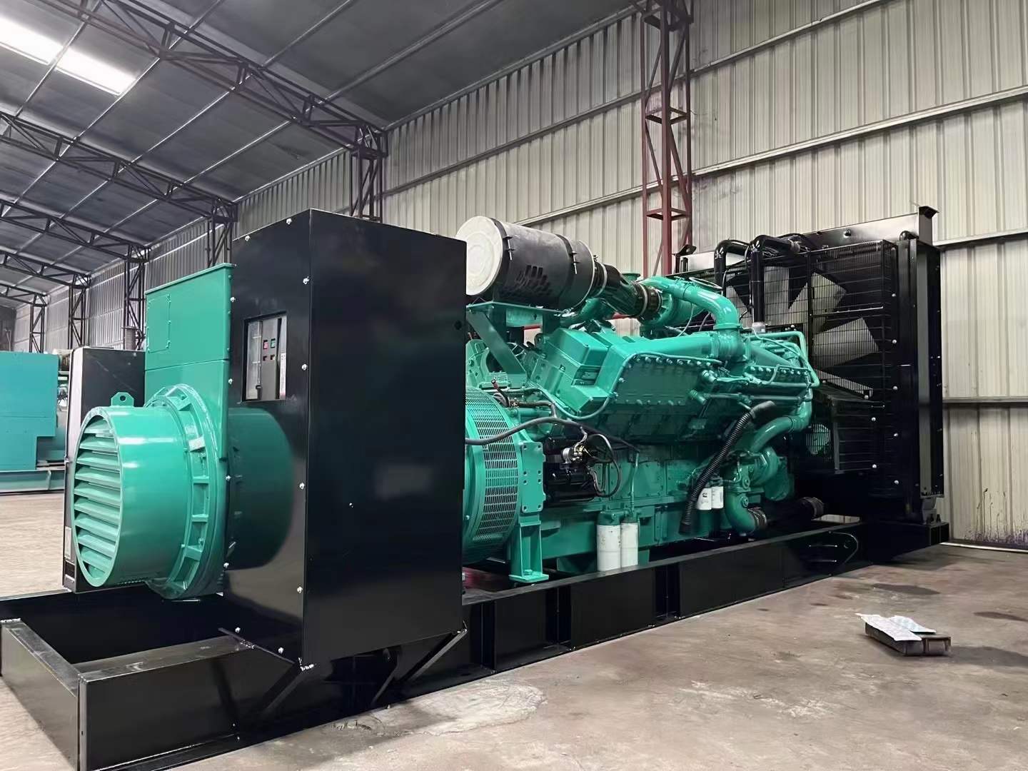 新和如何降低 800kW 柴油发电机输出电流的波动?
